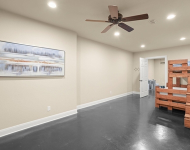 121 Burgess Ln - Photo Thumbnail 26