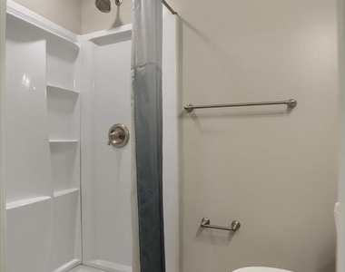 1207 Anglesea Street - Photo Thumbnail 13