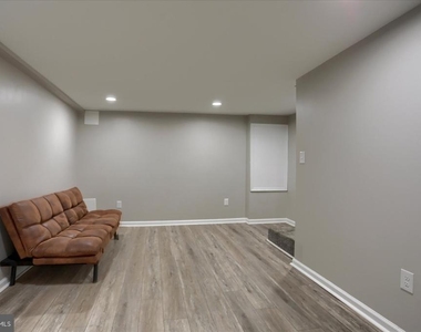 1207 Anglesea Street - Photo Thumbnail 17
