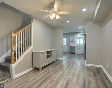 1207 Anglesea Street - Photo Thumbnail 3
