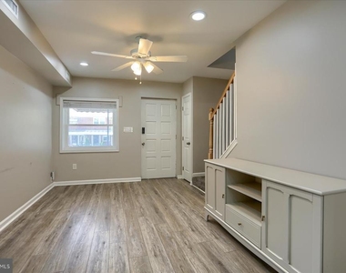 1207 Anglesea Street - Photo Thumbnail 4