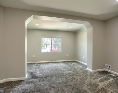 1207 Anglesea Street - Photo Thumbnail 11