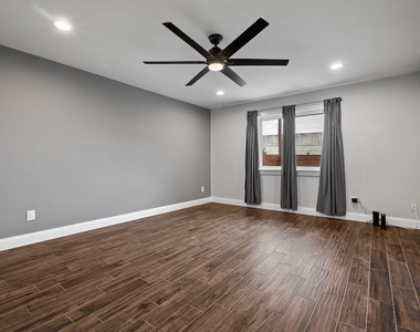 5143 Ganymede Dr - Photo Thumbnail 15
