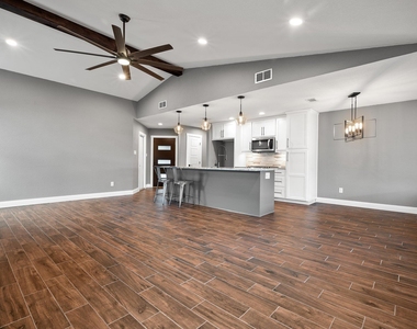 5143 Ganymede Dr - Photo Thumbnail 8