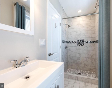 734 S Robinson Street - Photo Thumbnail 16
