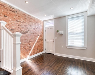 734 S Robinson Street - Photo Thumbnail 3