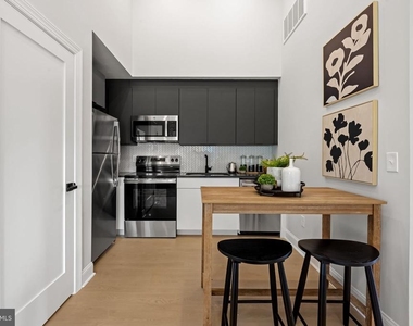 600 N Howard Street - Photo Thumbnail 4