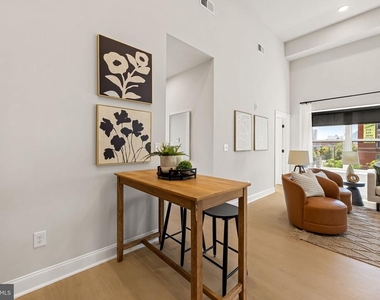 600 N Howard Street - Photo Thumbnail 7