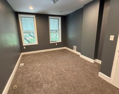 1032 Valley Street - Photo Thumbnail 10