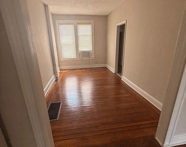 2859 W Garrison Avenue - Photo Thumbnail 4
