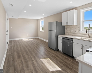 3022 E Fayette Street - Photo Thumbnail 7