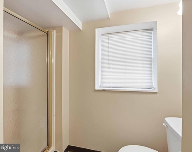 1435 Bolton Street - Photo Thumbnail 5