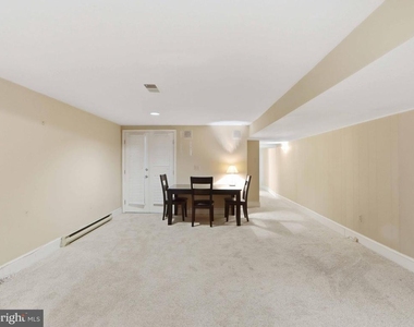 1435 Bolton Street - Photo Thumbnail 9