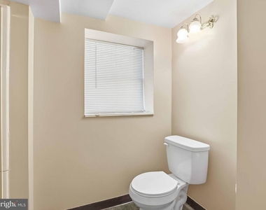 1435 Bolton Street - Photo Thumbnail 6
