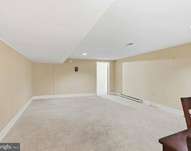 1435 Bolton Street - Photo Thumbnail 8