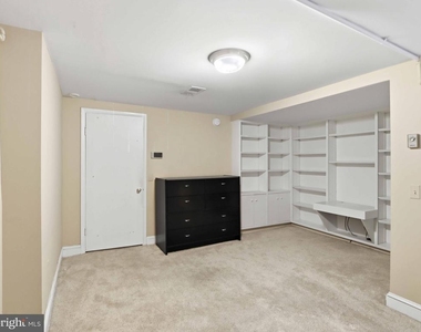1435 Bolton Street - Photo Thumbnail 12