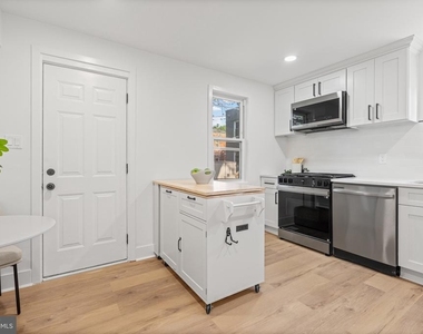 1019 President Street - Photo Thumbnail 6