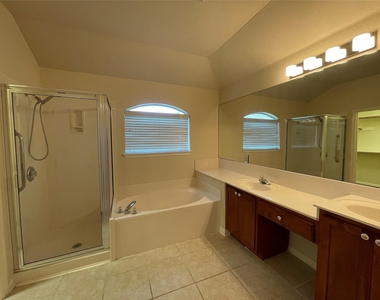 3110 Aquila Ct - Photo Thumbnail 12