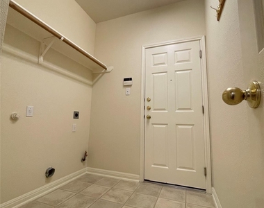 3110 Aquila Ct - Photo Thumbnail 18