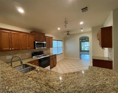 3110 Aquila Ct - Photo Thumbnail 7