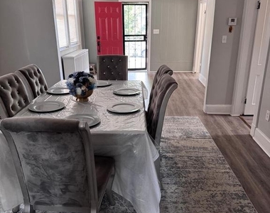 222 Townsend Avenue - Photo Thumbnail 5