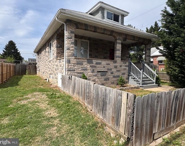 222 Townsend Avenue - Photo Thumbnail 1