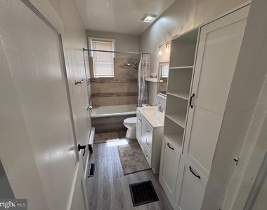 222 Townsend Avenue - Photo Thumbnail 8