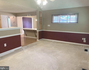7931 Carriage Drive - Photo Thumbnail 17