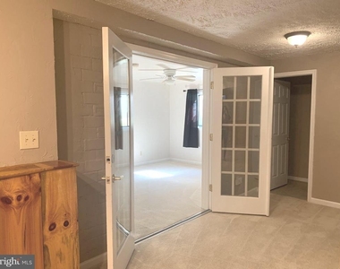 7931 Carriage Drive - Photo Thumbnail 36