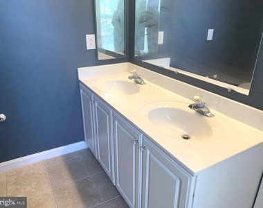 7931 Carriage Drive - Photo Thumbnail 24