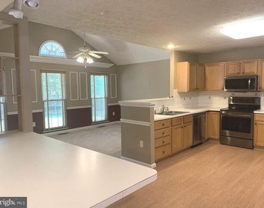 7931 Carriage Drive - Photo Thumbnail 12