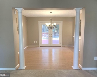 7931 Carriage Drive - Photo Thumbnail 7