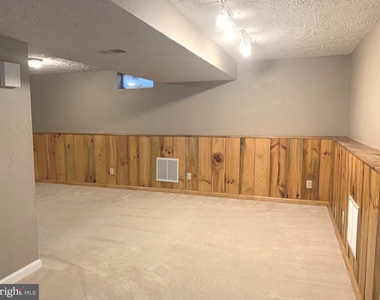 7931 Carriage Drive - Photo Thumbnail 34