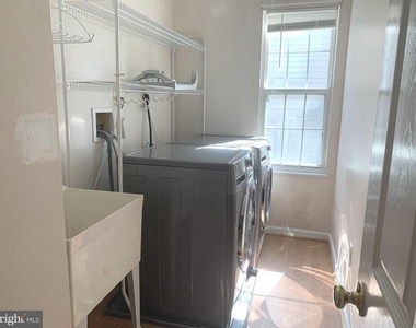 7931 Carriage Drive - Photo Thumbnail 18