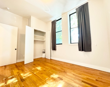481 Evergreen Avenue - Photo Thumbnail 5