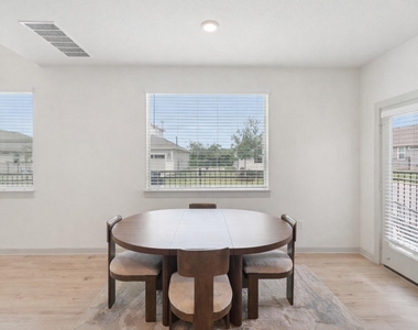 220 Merrick Rd - Photo Thumbnail 6