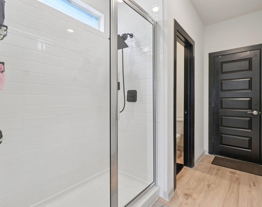 220 Merrick Rd - Photo Thumbnail 9