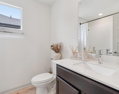 220 Merrick Rd - Photo Thumbnail 12