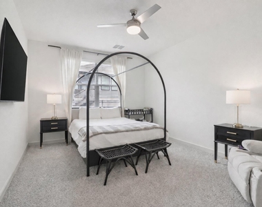 220 Merrick Rd - Photo Thumbnail 7
