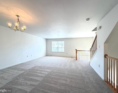 188 Pinecove Avenue - Photo Thumbnail 3