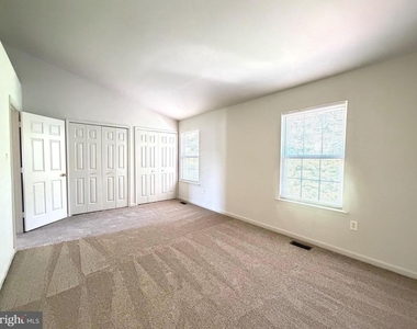 188 Pinecove Avenue - Photo Thumbnail 7