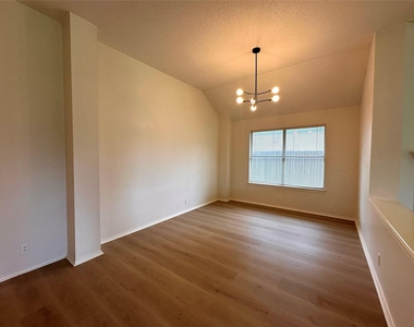 6708 Bancroft Woods Dr - Photo Thumbnail 12