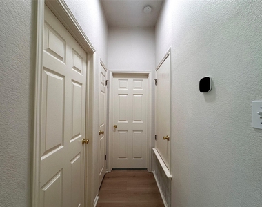 6708 Bancroft Woods Dr - Photo Thumbnail 17