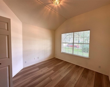 6708 Bancroft Woods Dr - Photo Thumbnail 5