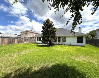 6708 Bancroft Woods Dr - Photo Thumbnail 27