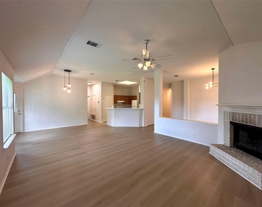 6708 Bancroft Woods Dr - Photo Thumbnail 11