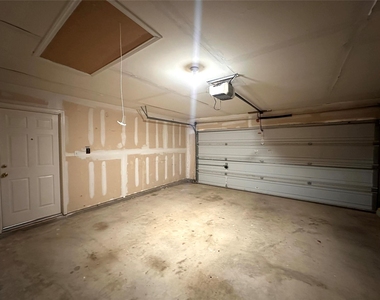 6708 Bancroft Woods Dr - Photo Thumbnail 25