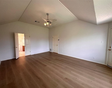 6708 Bancroft Woods Dr - Photo Thumbnail 19