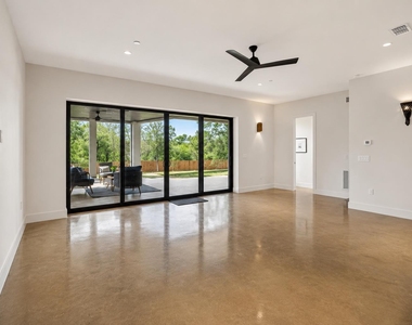 434 Brady Ln - Photo Thumbnail 16