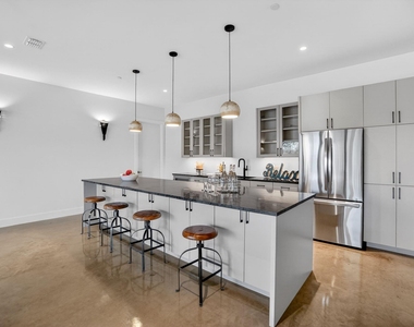 434 Brady Ln - Photo Thumbnail 15
